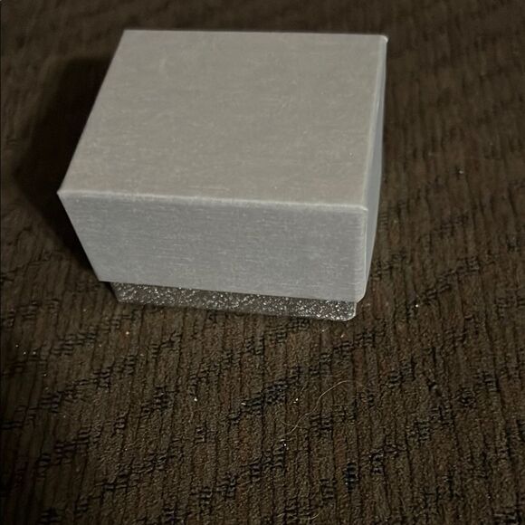 Elegant Silver and Blue Stone diamond Ring - Picture 9 of 9